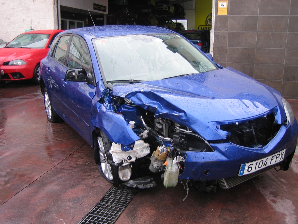 VISTA DELANTERA DERECHA MAZDA 3 1.6 CRTD  109CV