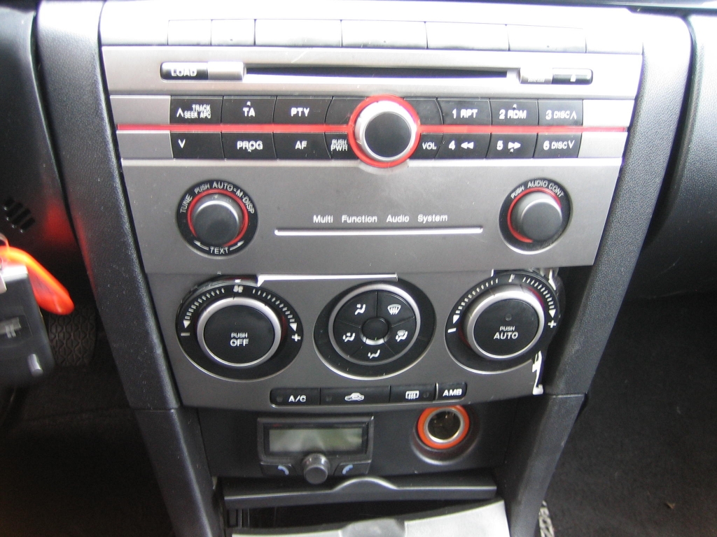 VISTA CD T CLIMA MAZDA 3 1.6 CRTD  109CV