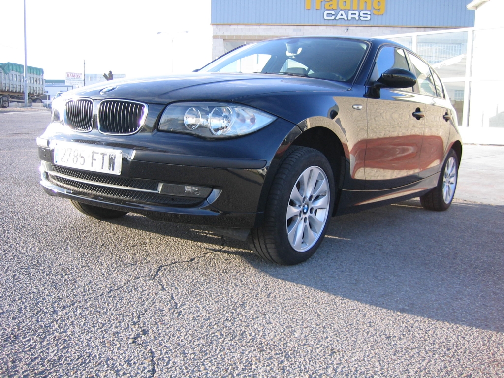 VISTA DELANTERA IZQUIERDA BMW 118D 2.0 143CV