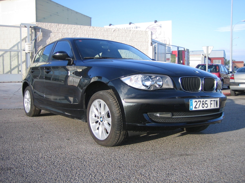 VISTA DELANTERA DERECHA BMW 118D 2.0 143CV