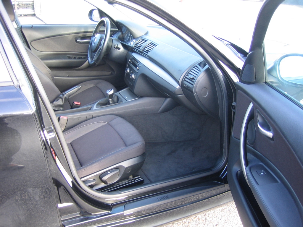 VISTA INTERIOR DERECHO BMW 118D 2.0 143CV