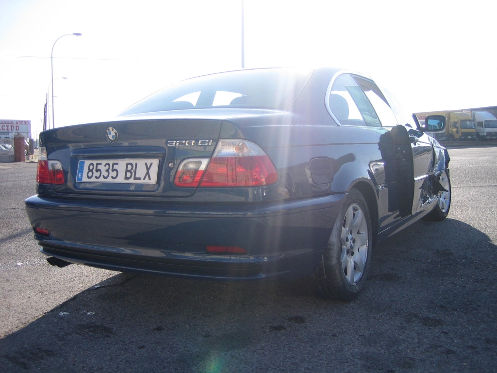 VISTA TRASERA DERECHA BMW 320 CI COUPE 2.2 170CV