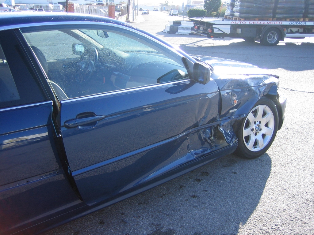 VISTA GOLPE 2 BMW 320 CI COUPE 2.2 170CV