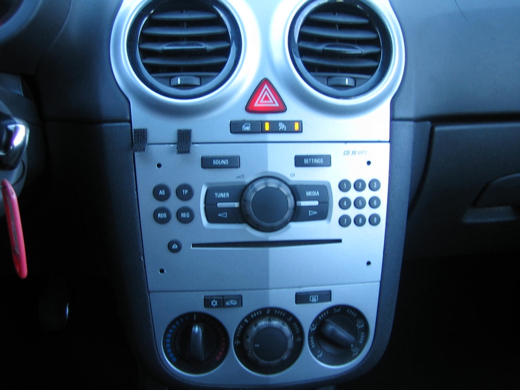 VISTA CD Y A/C OPEL CORSA 1.3 DTI ECO FLEX 75CV