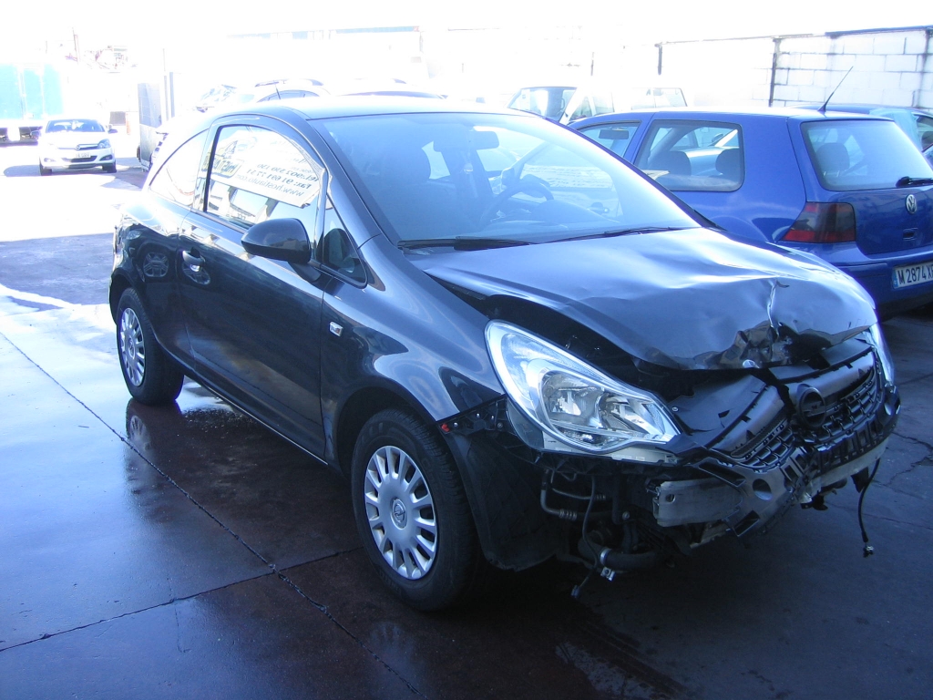 VISTA DELANTERA DERECHA OPEL CORSA 1.3 DTI ECO FLEX 75CV