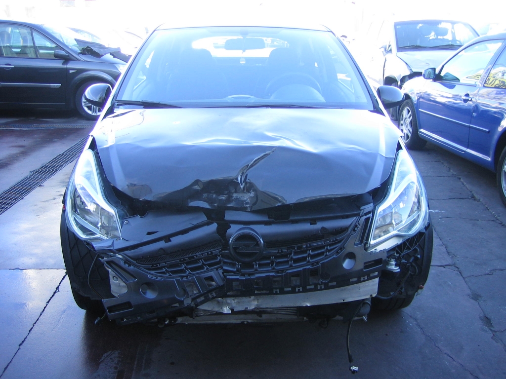 VISTA DELANTERA OPEL CORSA 1.3 DTI ECO FLEX 75CV