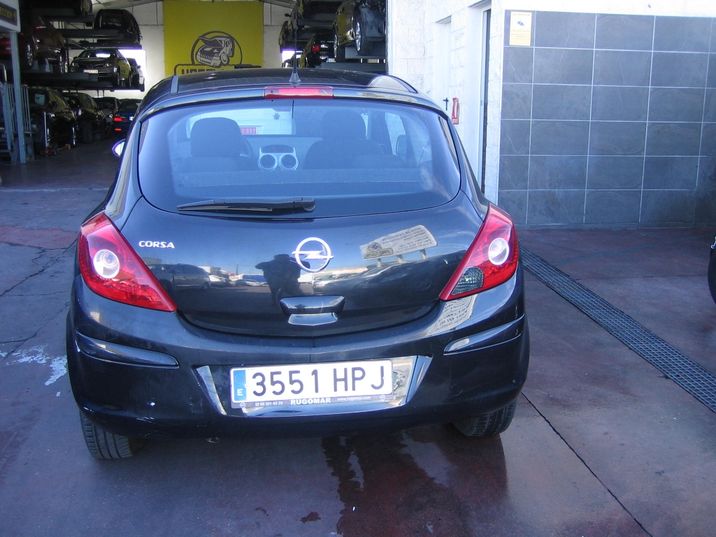 VISTA TRASERA OPEL CORSA 1.3 DTI ECO FLEX 75CV