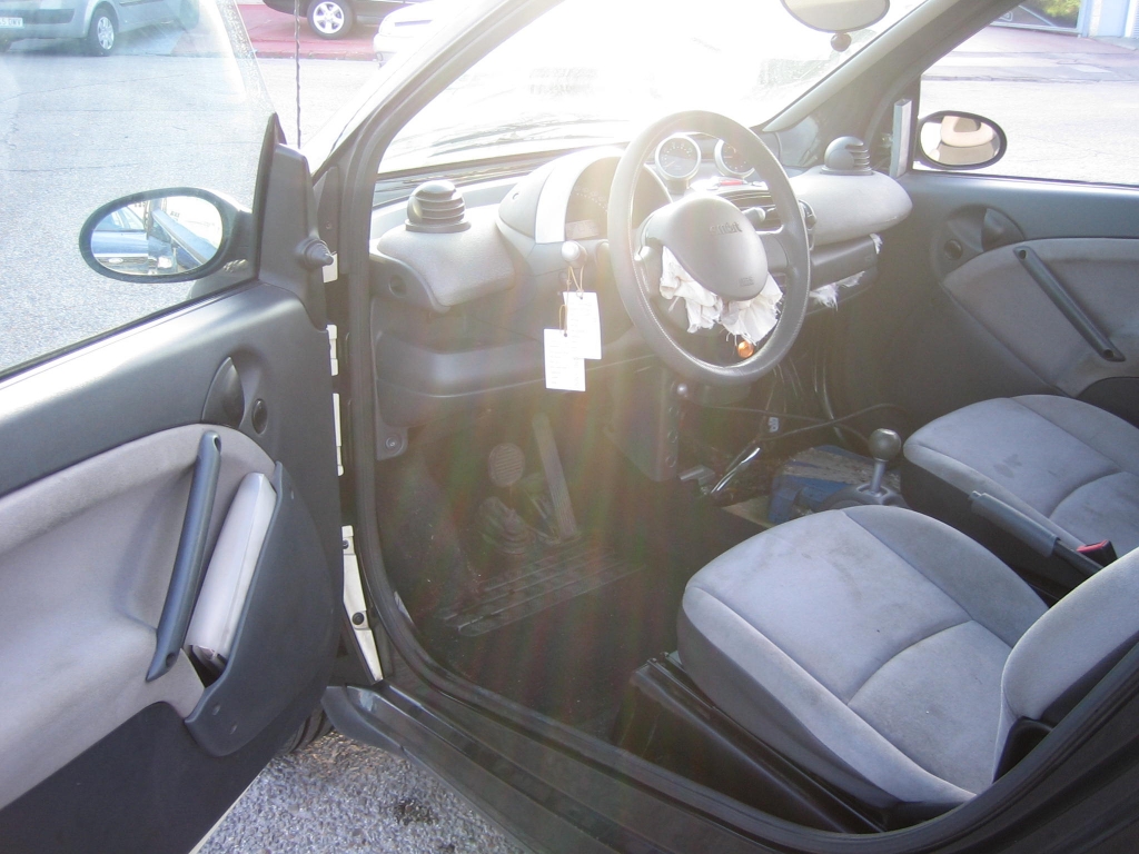 VISTA INTERIOR IZQUIERDO SMART 700 GASOLINA 61CV