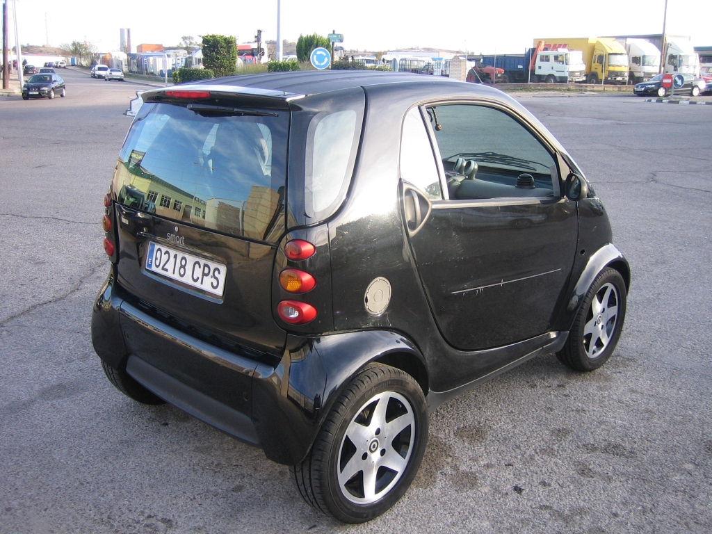 VISTA TRASERA DERECHA SMART 700 GASOLINA 61CV