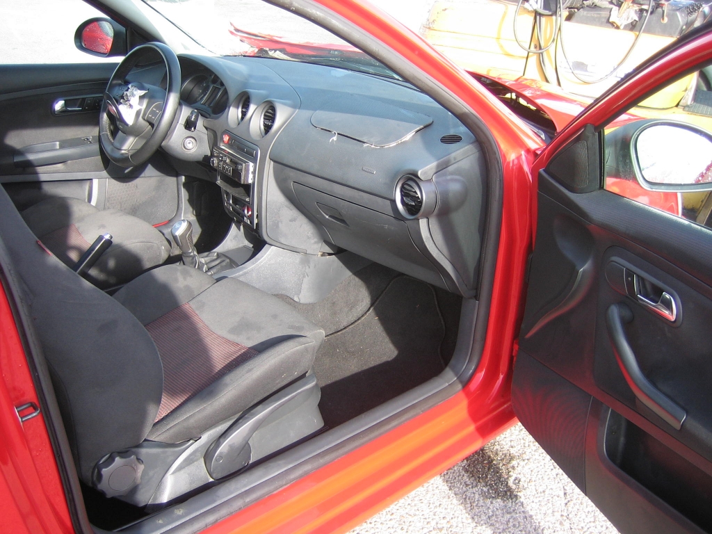 VISTA INTERIOR DERECHO SEAT IBIZA 1.9 TDI 100CV
