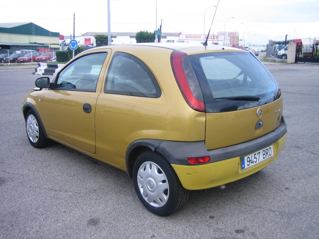 VISTA TRASERA IZQUIERDA OPEL CORSA C 1.7 DIESEL 65CV