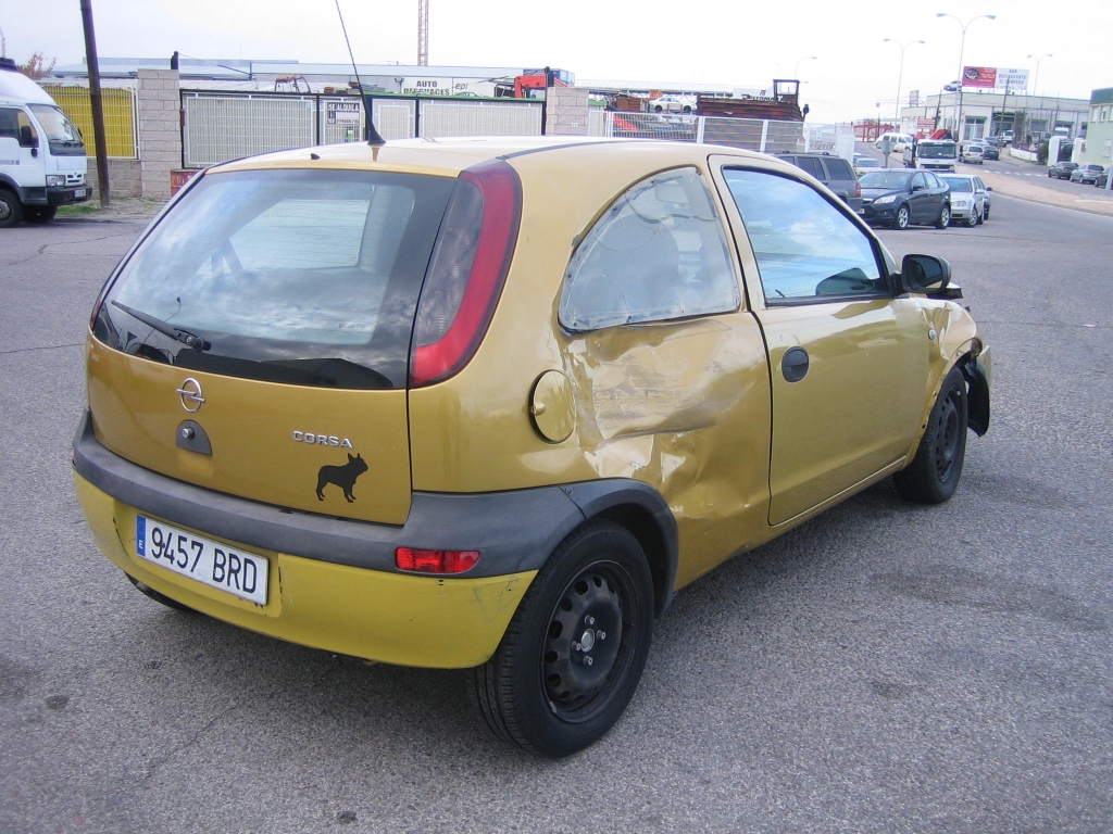 VISTA TRASERA DERECHA OPEL CORSA C 1.7 DIESEL 65CV