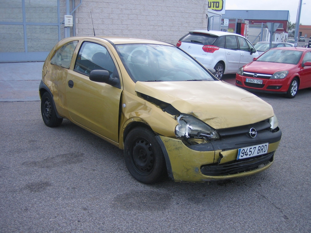 VISTA TRASERA DERECHA OPEL CORSA C 1.7 DIESEL 65CV