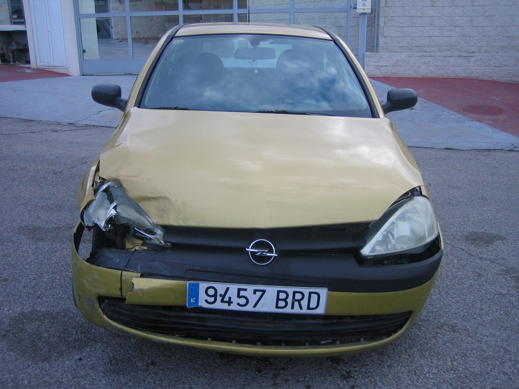 VISTA DELANTERA OPEL CORSA C 1.7 DIESEL 65CV