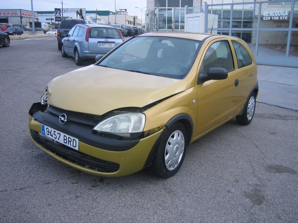 VISTA DELANTERA IZQUIERDA OPEL CORSA C 1.7 DIESEL 65CV
