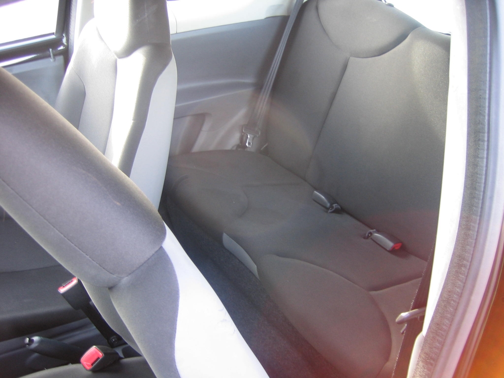 VISTA INTERIOR TRASERO TOYOTA AYGO 1.0 GASOLINA 75CV