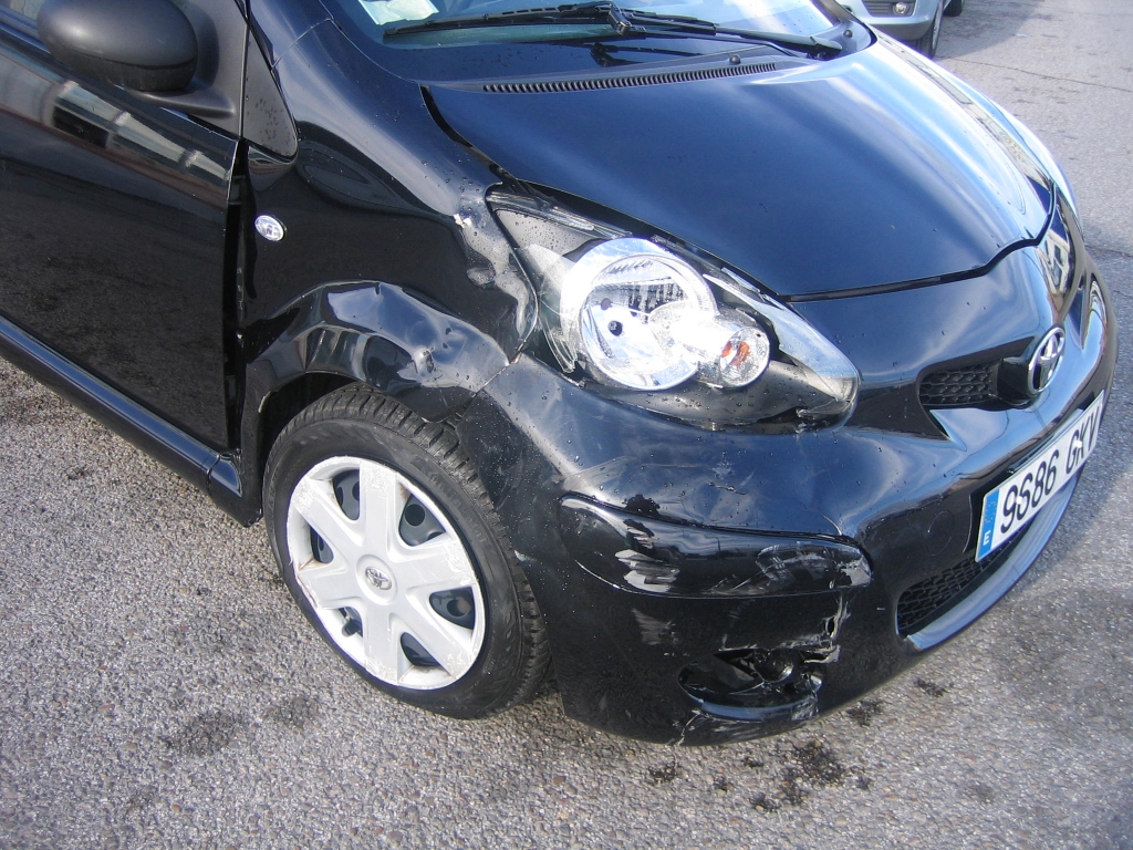 VISTA GOLPE EN MECANICA DE RUEDA DERECHA TOYOTA AYGO 1.0 GASOLINA 75CV