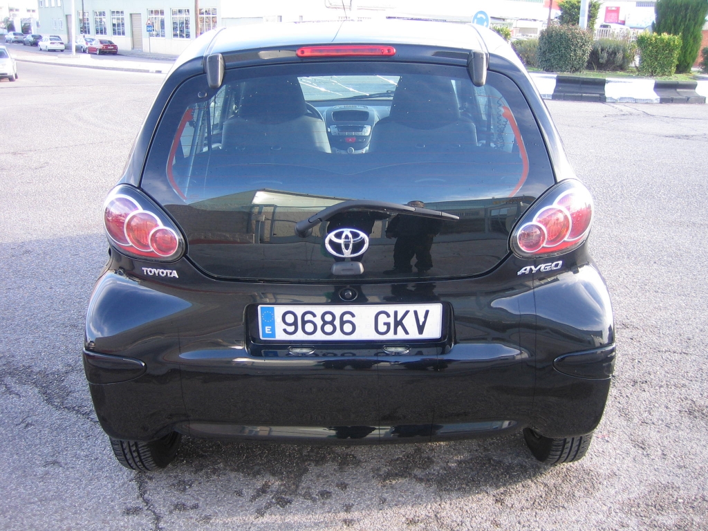 VISTA TRASERA TOYOTA AYGO 1.0 GASOLINA 75CV