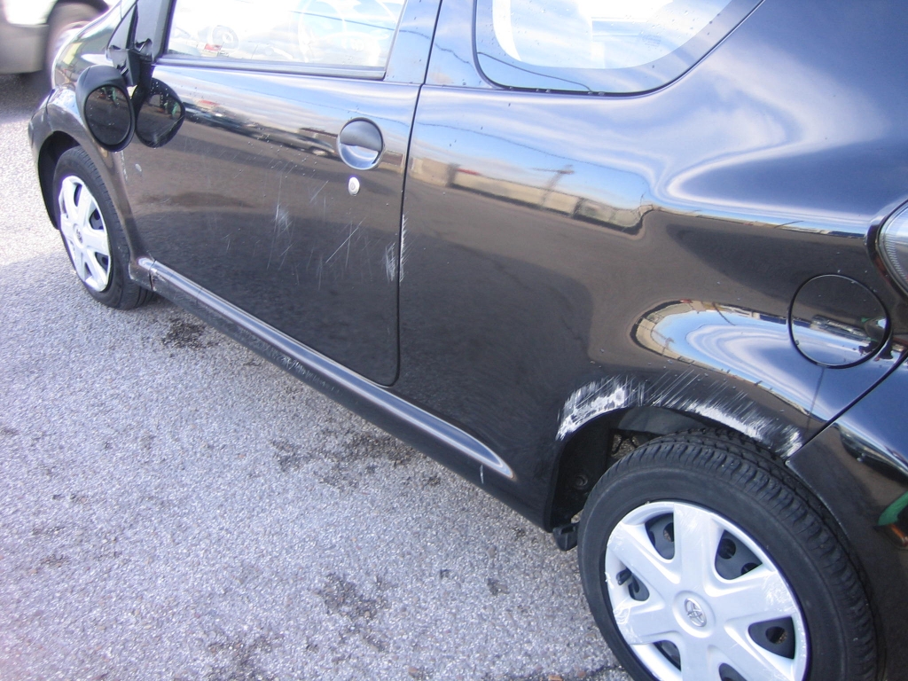 VISTA RASPON EN LATERAL IZQUIERDO TOYOTA AYGO 1.0 GASOLINA 75CV