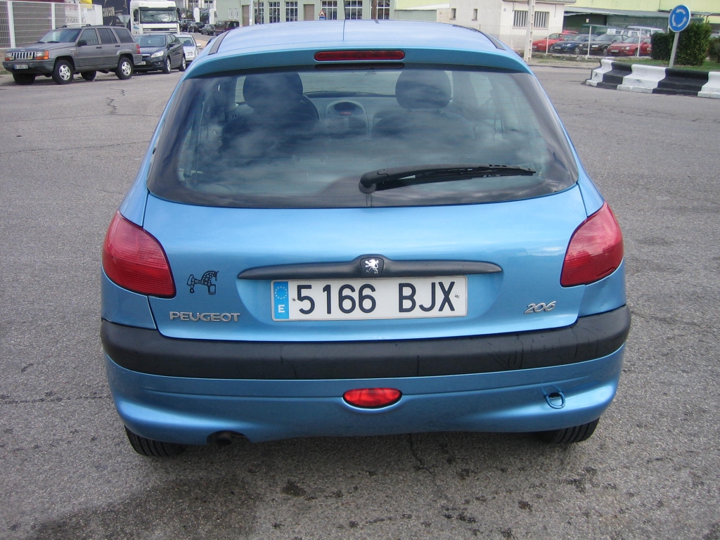 VISTA TRASERA PEUGEOT 206 XR 1.9 D 70CV