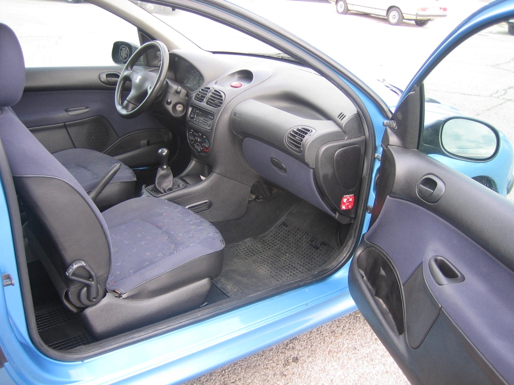 VISTA INTERIOR DERECHO PEUGEOT 206 XR 1.9 D 70CV