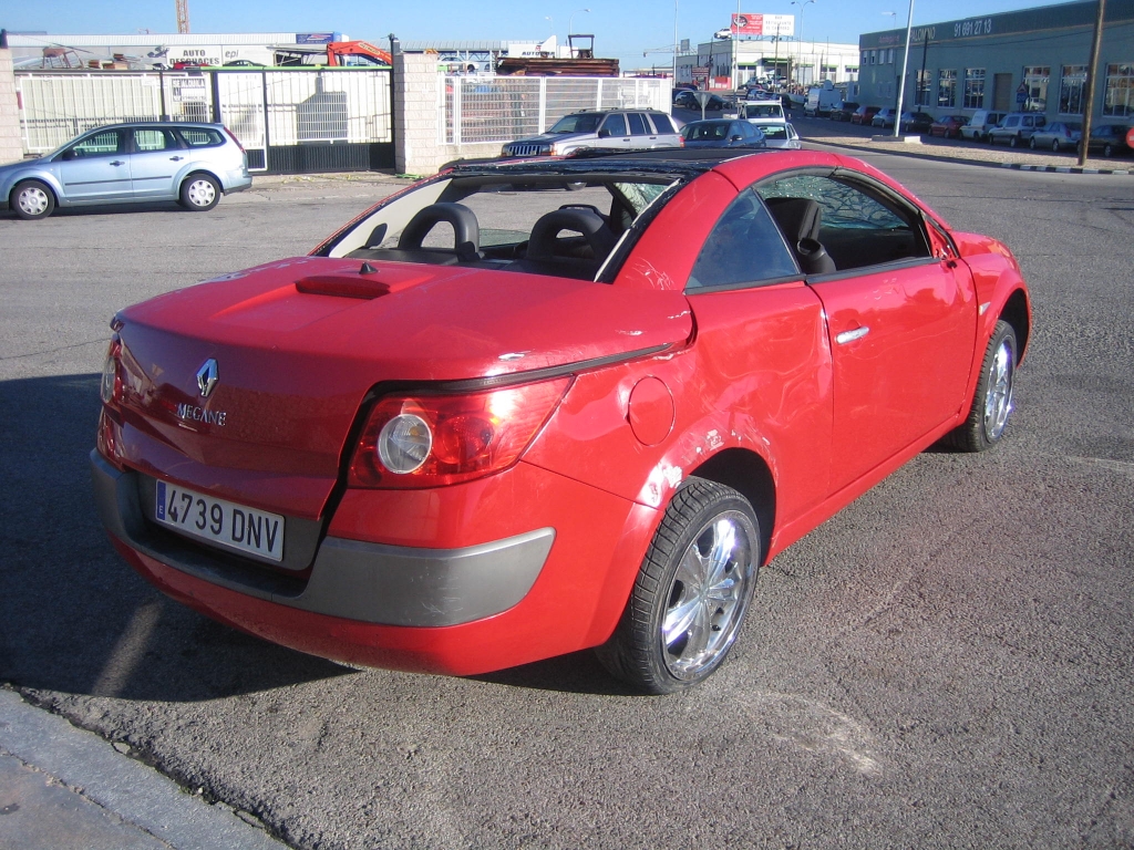 VISTA TRASERA DERECHA RENAULT MEGANE COUPE CABRIO 1.6 I 113CV