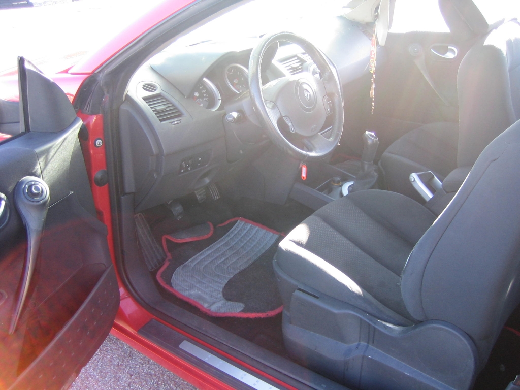 VISTA INTERIOR IZQUIERDO RENAULT MEGANE COUPE CABRIO 1.6 I 113CV