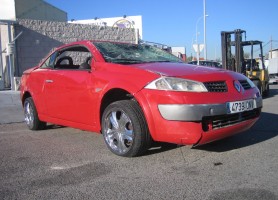 VISTA DELANTERA DERECHA RENAULT MEGANE COUPE CABRIO 1.6 I 113CV VISTA DELANTERA DERECHA RENAULT MEGANE COUPE CABRIO 1.6 I 113CV