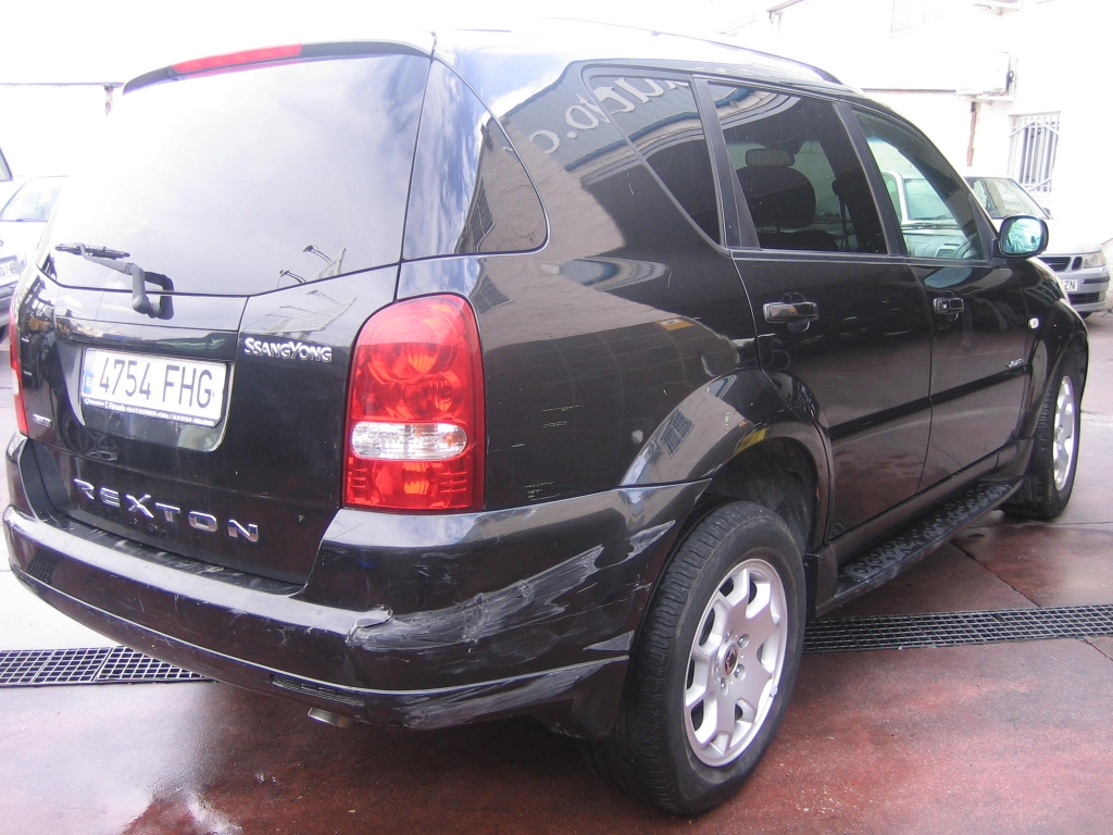 VISTA TRASERA DERECHA SSANGYONG REXTON RX 270 XVT 2.7 186CV