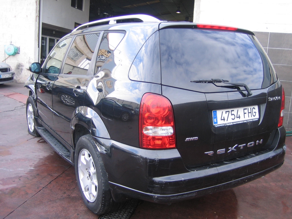 VISTA TRASERA IZQUIERDA SSANGYONG REXTON RX 270 XVT 2.7 186CV