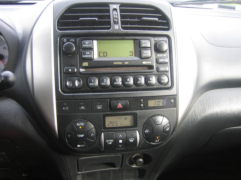 VISTA CD Y CLIMA TOYOTA RAV 4 2.0 D4D 186CV