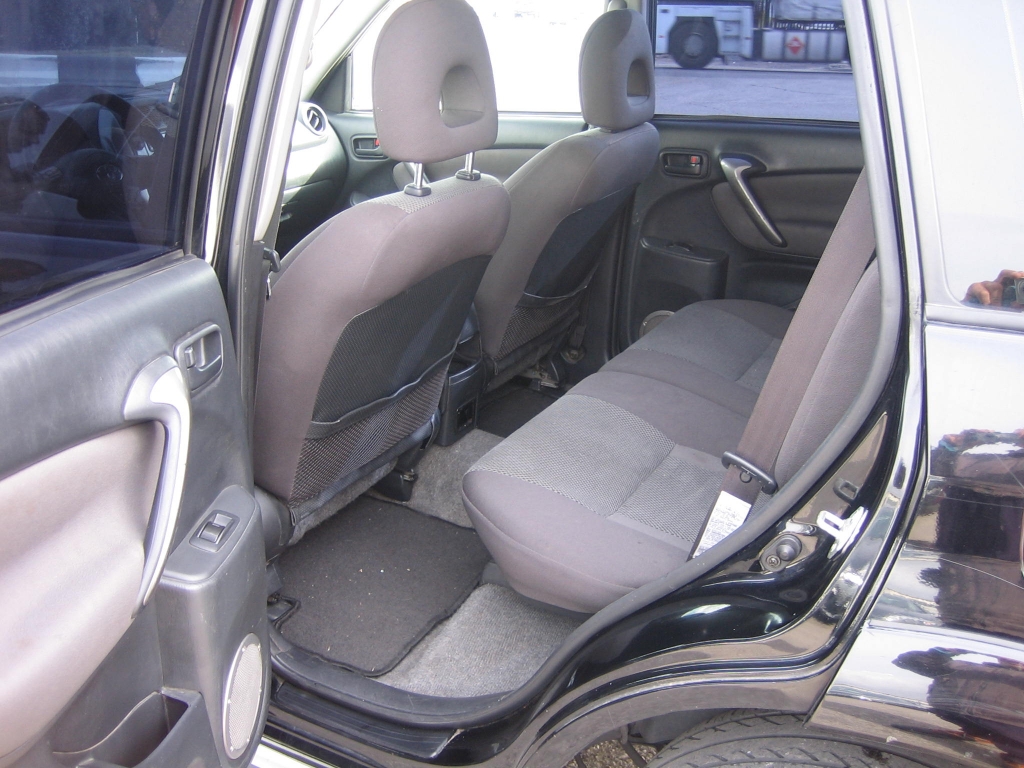 VISTA INTERIOR TRASERO TOYOTA RAV 4 2.0 D4D 186CV