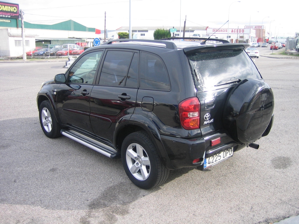 VISTA TRASERA IZQUIERDA TOYOTA RAV 4 2.0 D4D 186CV