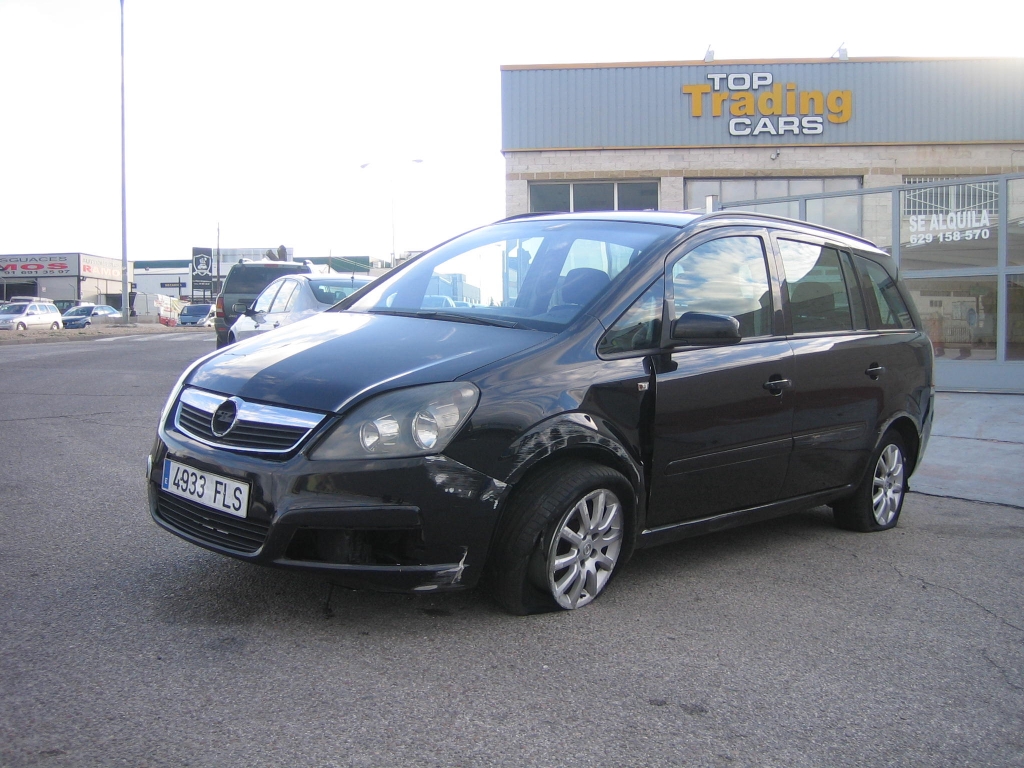 VISTA DELANTERA IZQUIERDA OPEL ZAFIRA 1.9 DTI 120CV 7PLAZAS