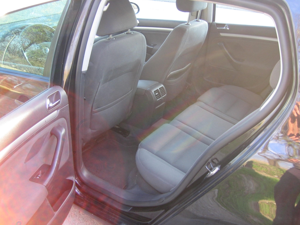 VISTA INTERIOR TRASERO VOLKSWAGEN GOLF V 1.9 TDI 105CV