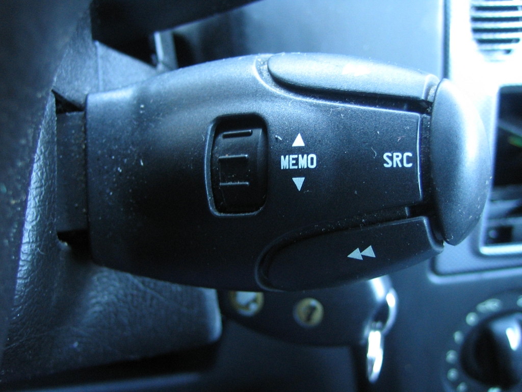 VISTA MANDOS AUDIO EN VOLANTE CITROEN XSARA 1.4 HDI 68CV