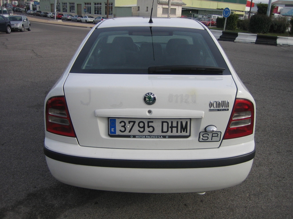 VISTA TRASERA SKODA OCTAVIA 1.9 TDI 90CV