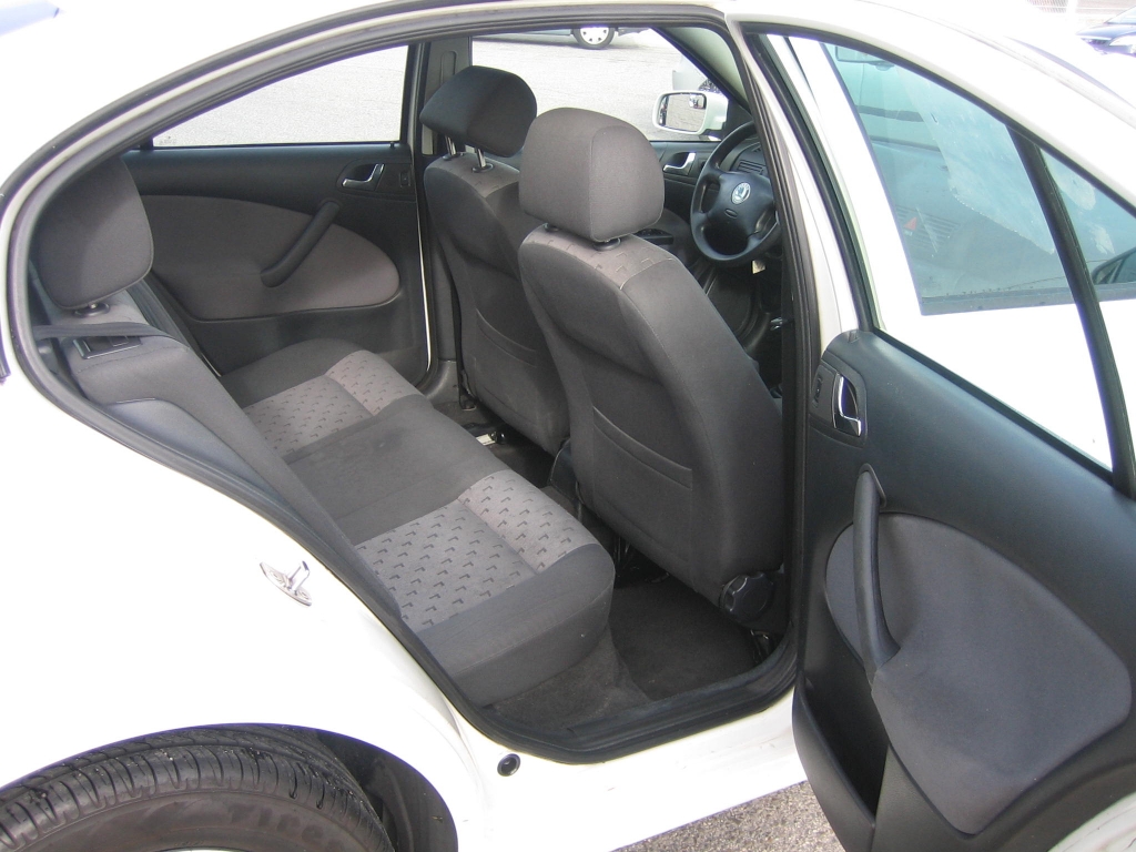 VISTA INTERIOR TRASERO 2 SKODA OCTAVIA 1.9 TDI 90CV