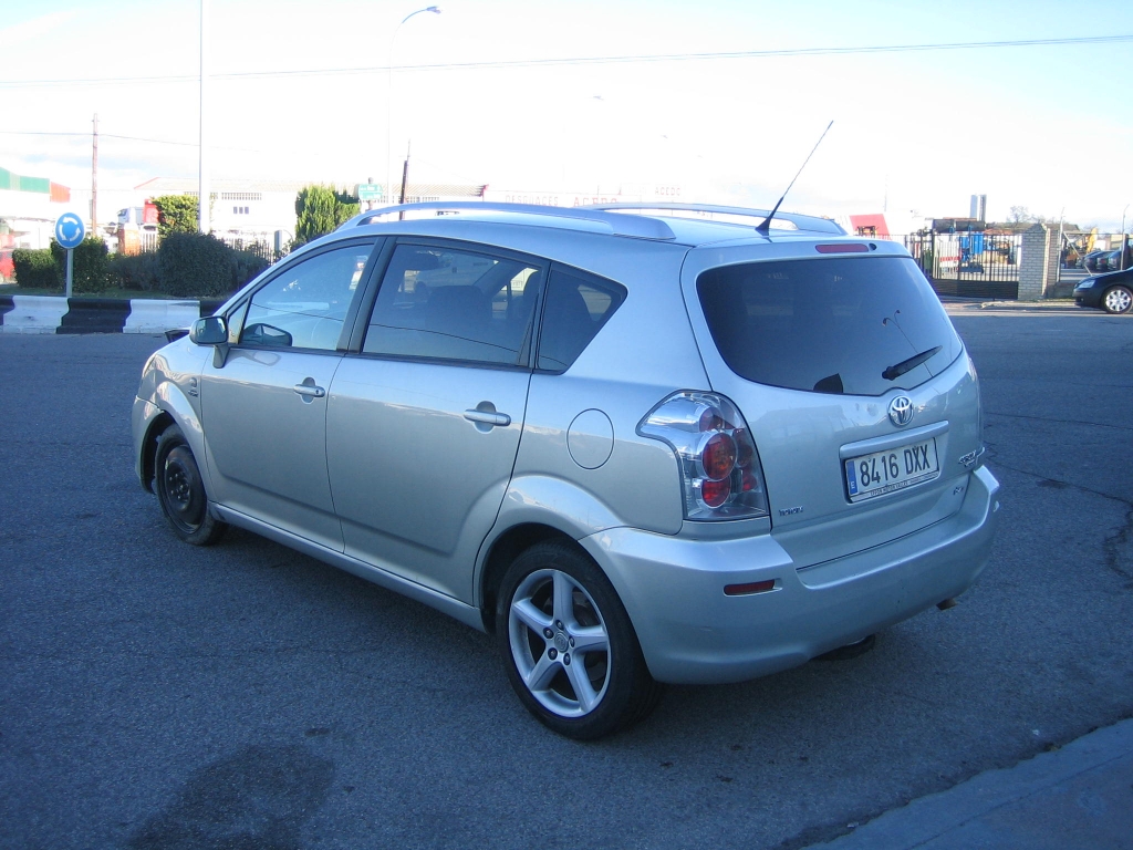 VISTA TRASERA IZQUIERDA TOYOTA COROLLA VERSO 2.2 D4D SPORT 177CV 7PLAZAS