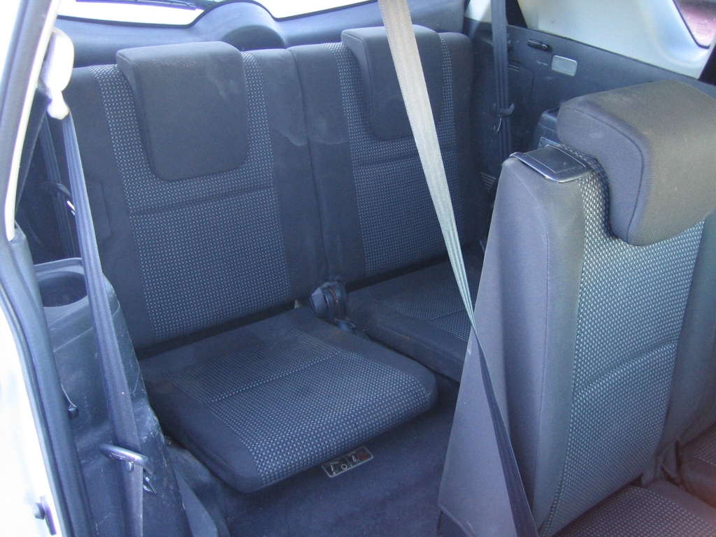 VISTA ASIENTOS 7 PLAZAS TOYOTA COROLLA VERSO 2.2 D4D SPORT 177CV 7PLAZAS