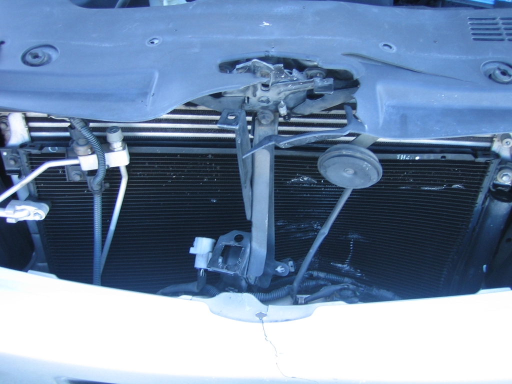 VISTA RADIADORES DAÑADOS TOYOTA COROLLA VERSO 2.2 D4D SPORT 177CV 7PLAZAS