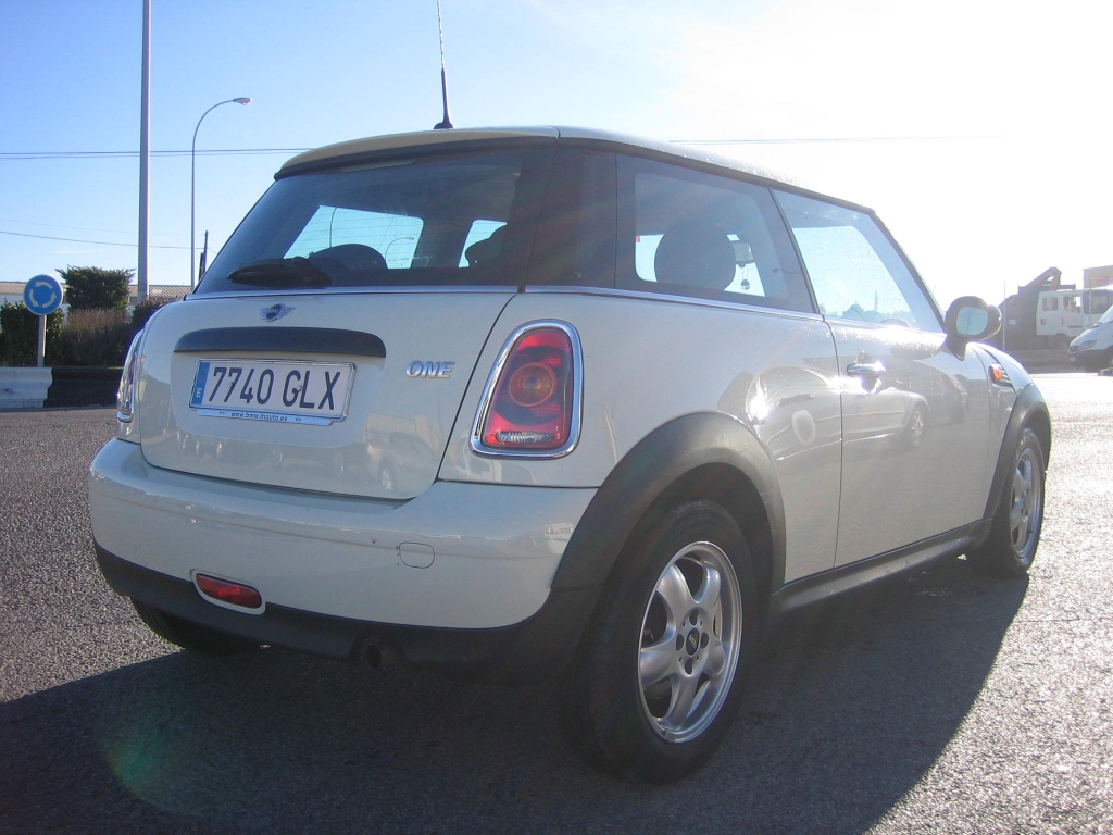 VISTA TRASERA DERECHA MINI ONE 1.4 I GASOLINA 75CV
