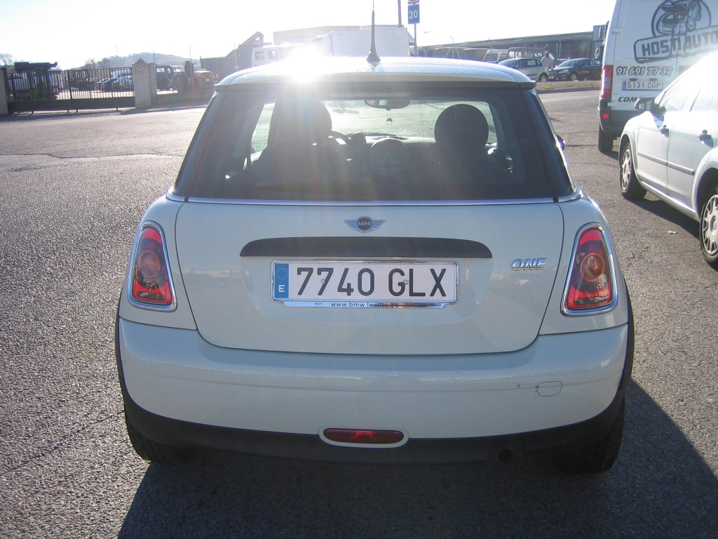 VISTA TRASERA MINI ONE 1.4 I GASOLINA 75CV