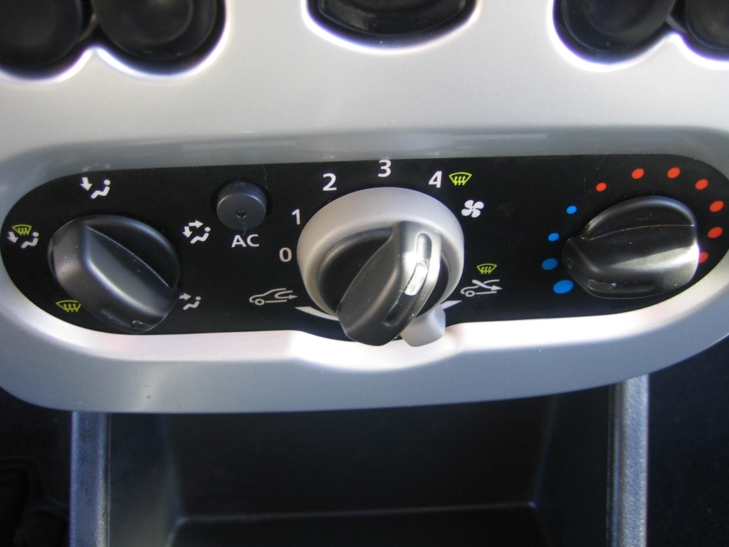 VISTA A/C DACIA SANDERO 1.2 I 75CV