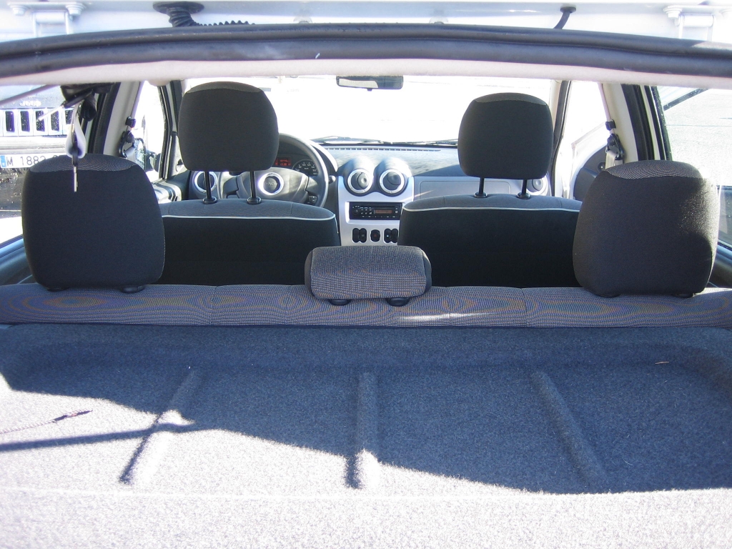 VISTA INTERIOR DACIA SANDERO 1.2 I 75CV