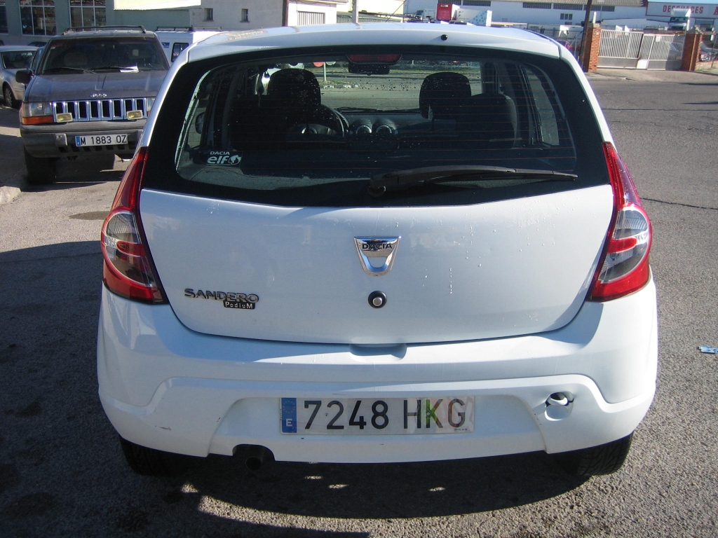 VISTA TRASERA DACIA SANDERO 1.2 I 75CV