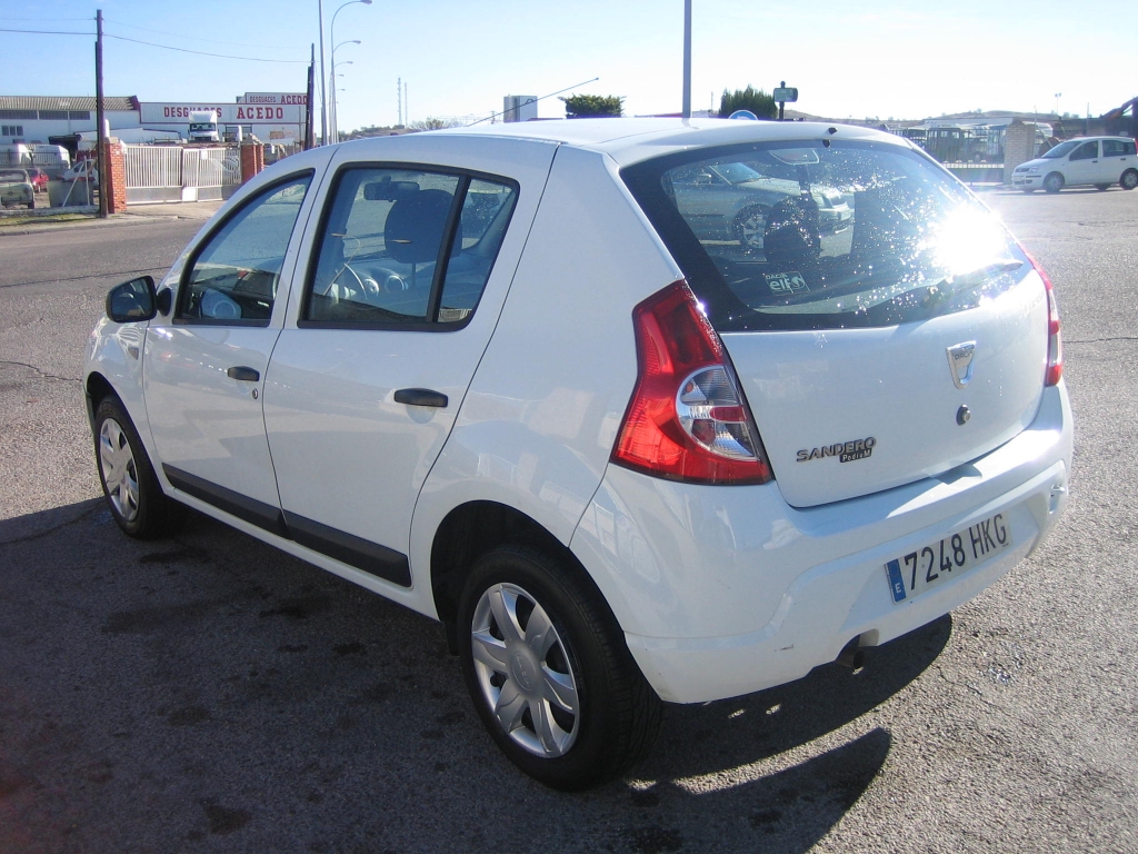 VISTA TRASERA IZQUIERDA DACIA SANDERO 1.2 I 75CV
