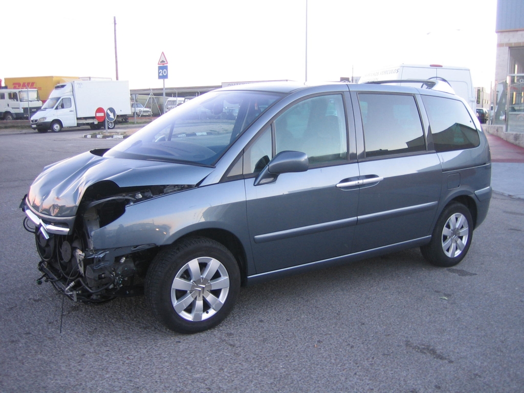 VISTA DELANTERA IZQUIERDA CITROEN C-8 2.0 HDI 136CV 8 PLAZA
