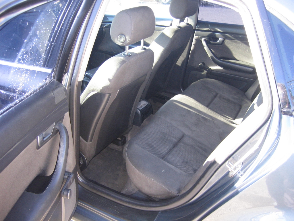 VISTA INTERIOR TRASERO AUDI A-4 1.8 I 150CV AUTOMATICO