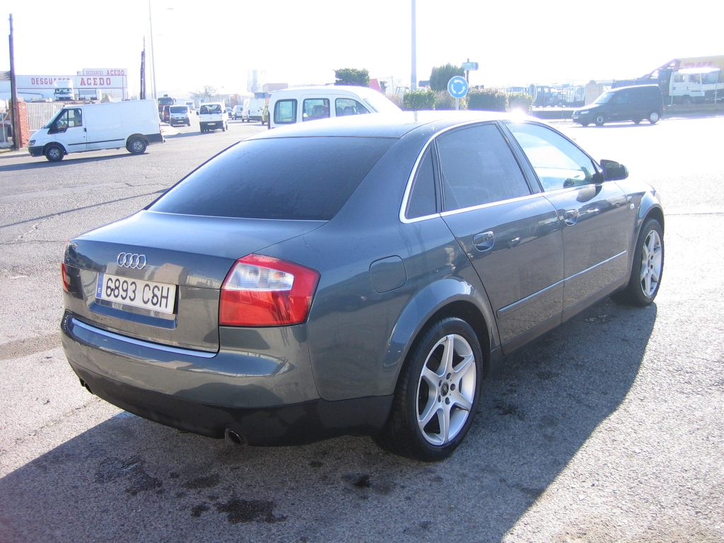 VISTA TRASERA DERECHA AUDI A-4 1.8 I 150CV AUTOMATICO